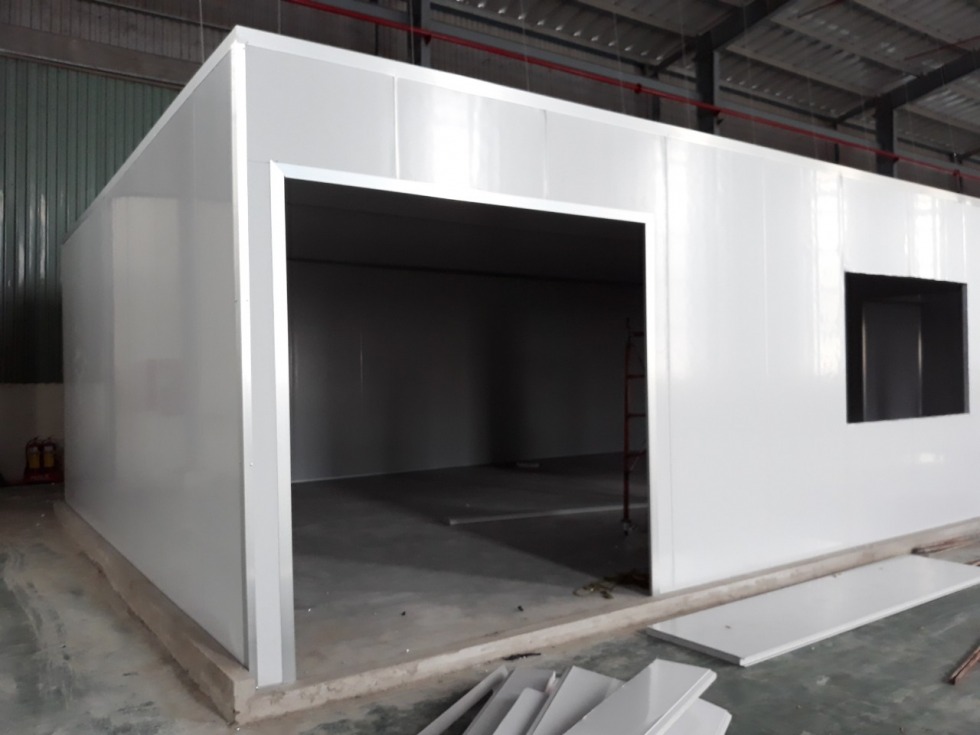 Thi công vách ngăn phòng ngủ bằng tấm panel cách nhiệt