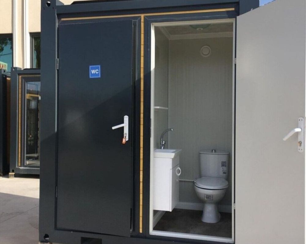 Nhà lắp ghép vệ sinh được làm từ chất liệu bền bỉ, thân thiện môi trường